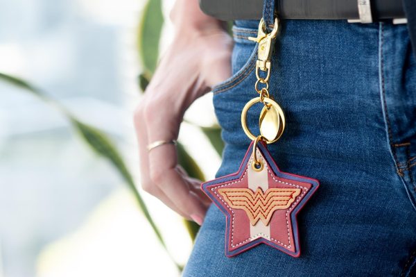 DC Comics Bombshells Wonder Woman Faux Leather Keychain Cheap - Image 5